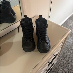 Nike Women's Black High-Top Shoes